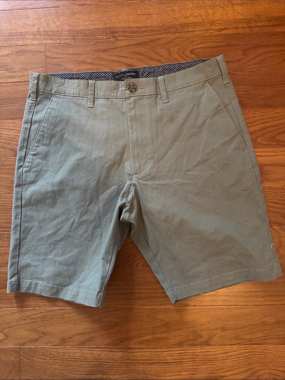 Men's Banana Republic Olive Green Chino Shorts
